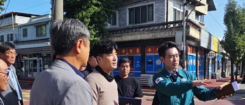 정재욱 도의원, “보행 안전이 최우선”…노후 가로수 주민 불편 해소 앞장