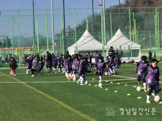 거창군, 2025 초등부 축구 동계 스토브리그 성공적 마무리