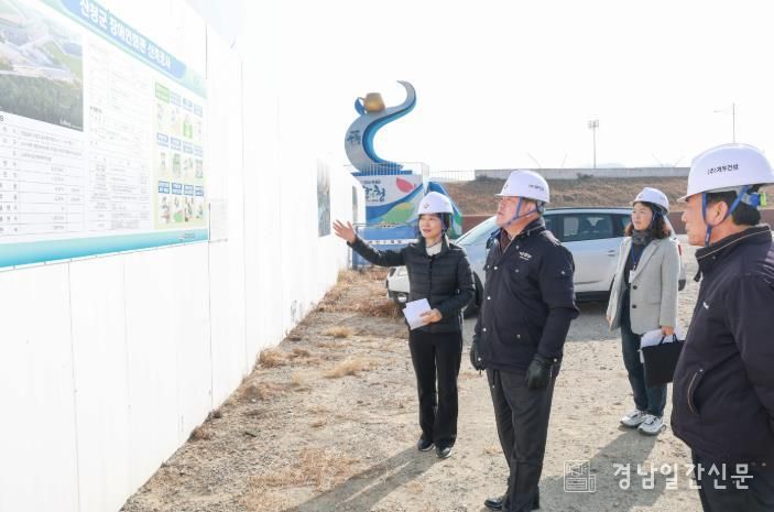 이승화 산청군수, 장애인회관 신축 현장 점검