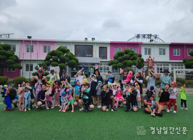 거제 30인의 아빠단, 여름 물놀이 프로그램 진행