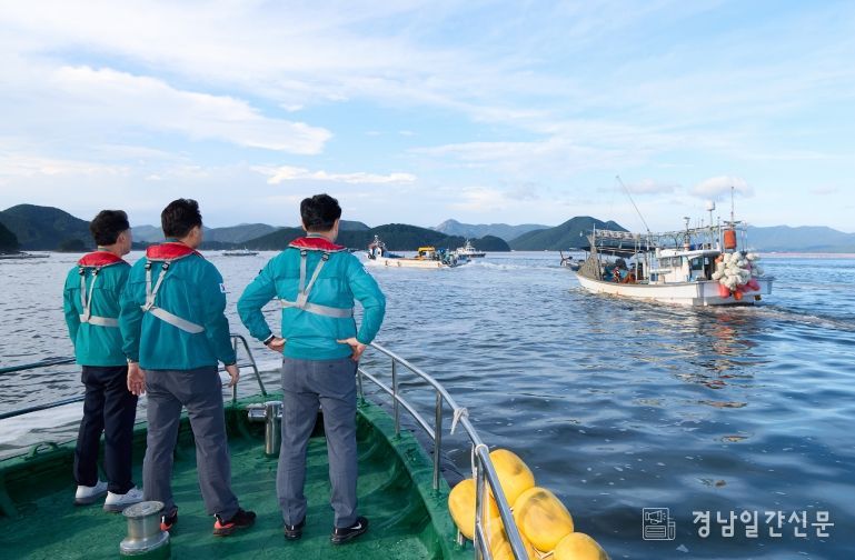 통영시장, 적조 방제 현장 대응 상황 점검