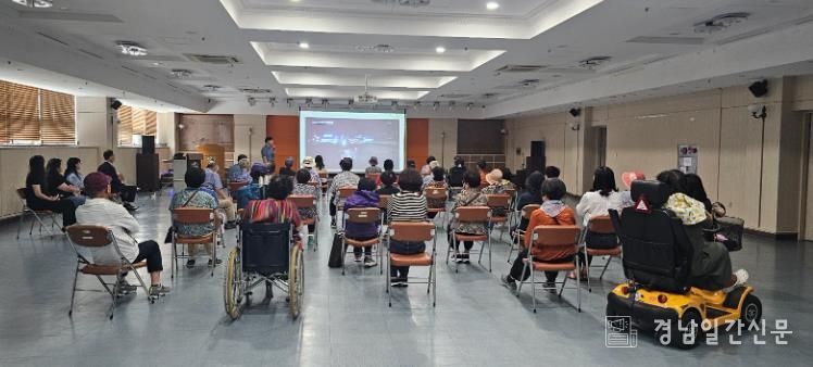 함안군, 전동보조기기 이용 어르신·장애인 대상 교통안전교육 실시