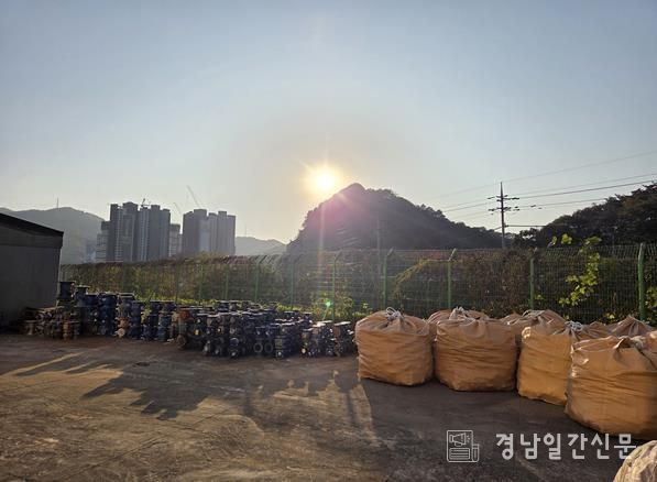 폐수도계량기 및 부속자재 사진