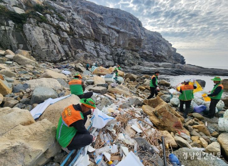 통영시지역자율방재단, 욕지면 해양환경 정비활동