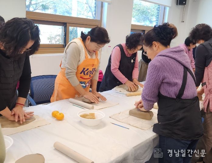 지역 나눔문화 이어가며 ‘도자기만들기’ 체험 행사