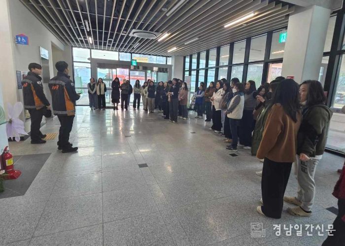 거제시 가정행복지원센터, 체험 중심 소방훈련으로 안전관리 강화