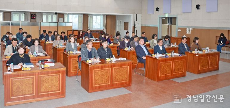 산청군, 고위 공무원 4대 폭력 예방 교육