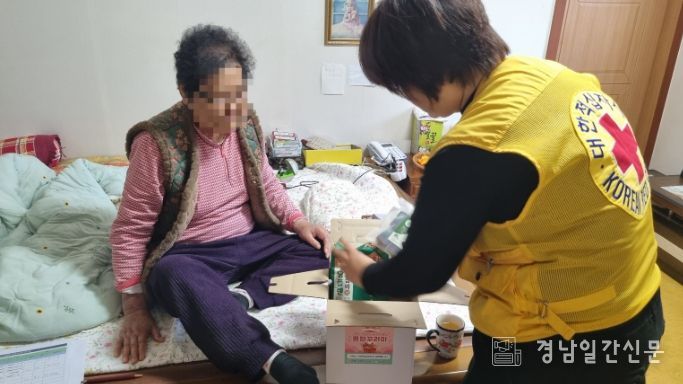 거제시치매안심센터, 기억을 지키는 건강한 한입! 맞춤형 영양꾸러미 지원