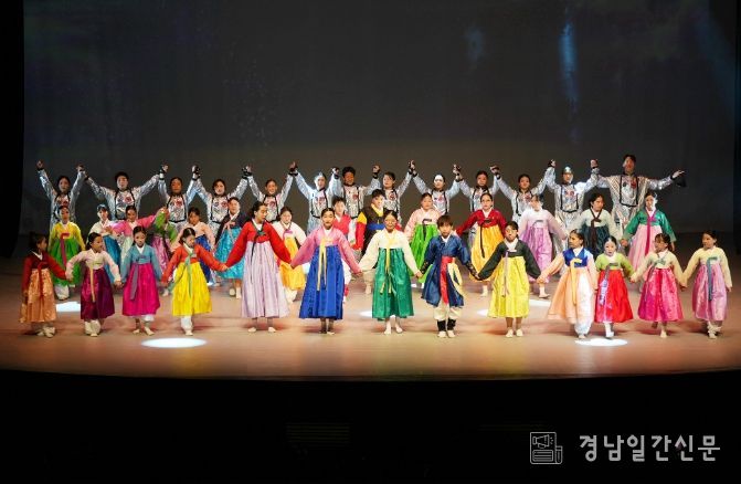 우주항공도시 사천의 과거·현재·미래를 춤으로 잇는 ‘시간여행’