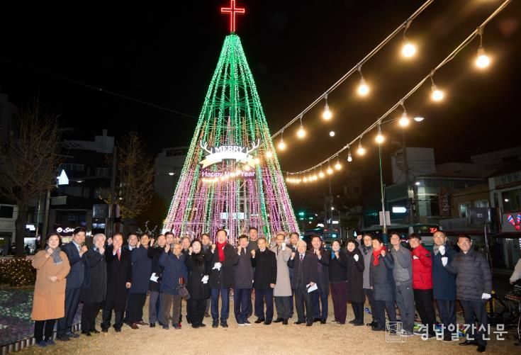 통영시, 크리스마스 성탄트리 점등식 개최