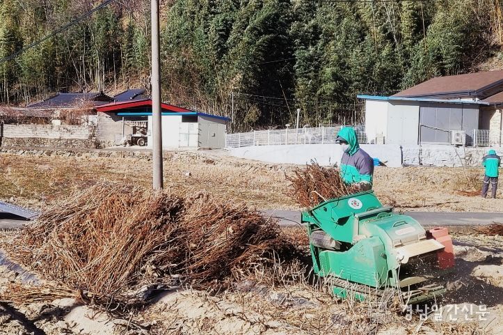 산청군 찾아가는 영농부산물 파쇄지원단