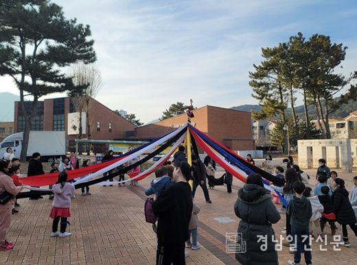 김해기적의도서관, 방과후 어린이 아지트로 변신