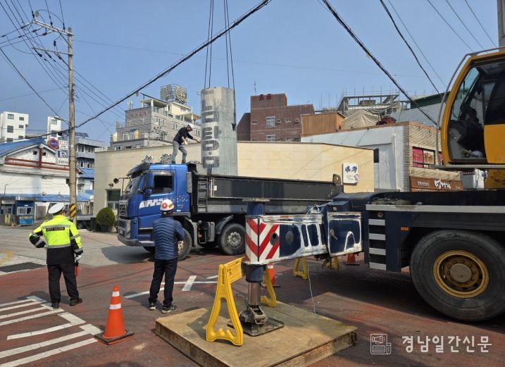 통영시, ‘노후굴뚝 철거’ 도심 속 안전 확보